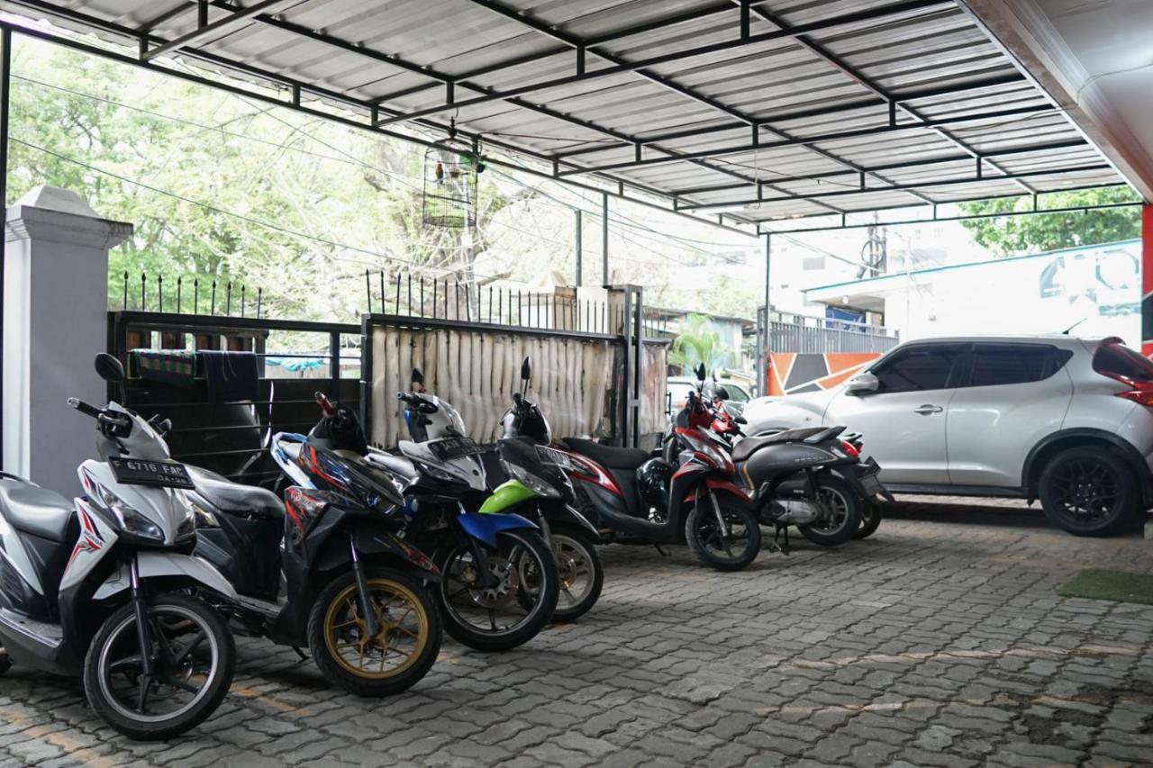Cosmo Tanjung Duren Mitra Reddoorz Hotel