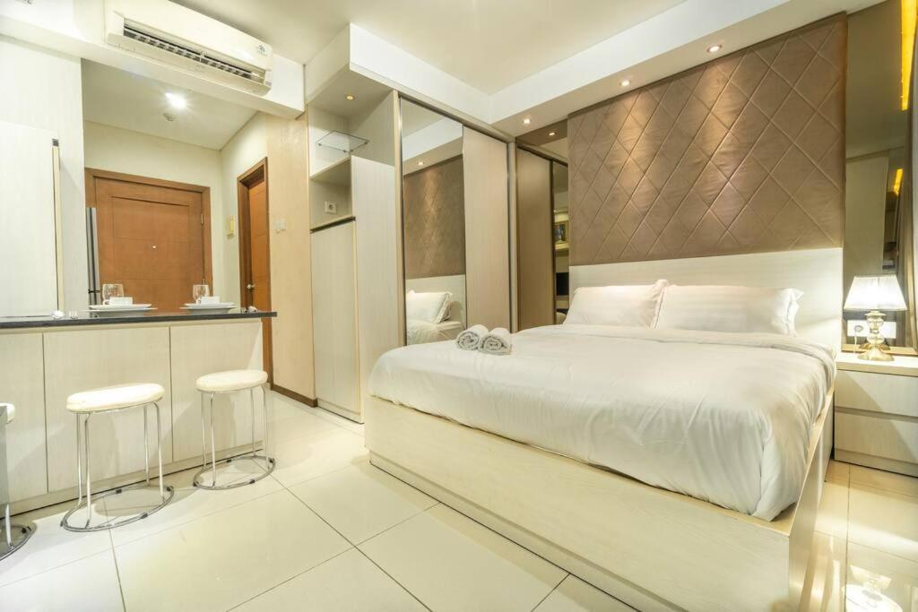 Modern & Comfy In Jakarta, Scbd *