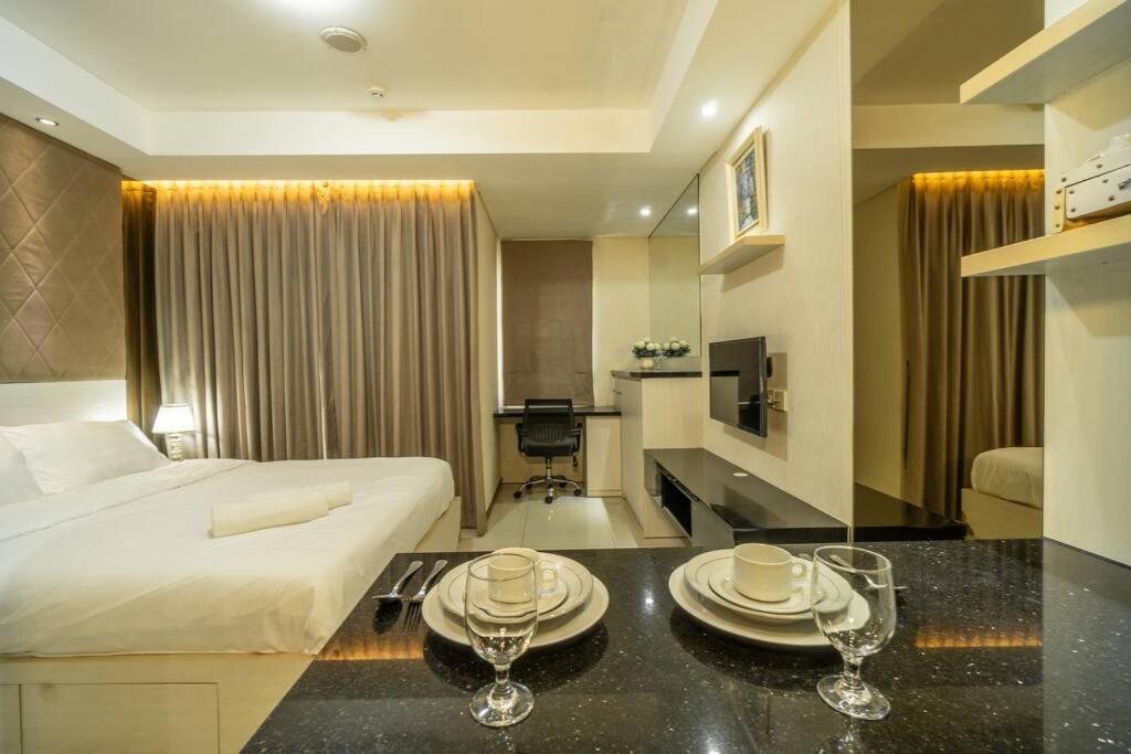 Modern & Comfy In Jakarta, Scbd Apartment
