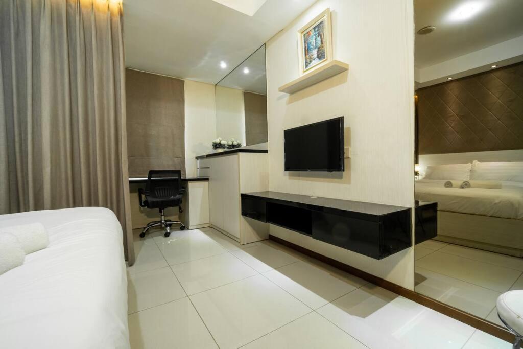 Apartment Modern & Comfy In Jakarta, Scbd *