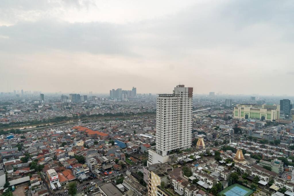 Modern & Comfy In Jakarta, Scbd Apartment *
