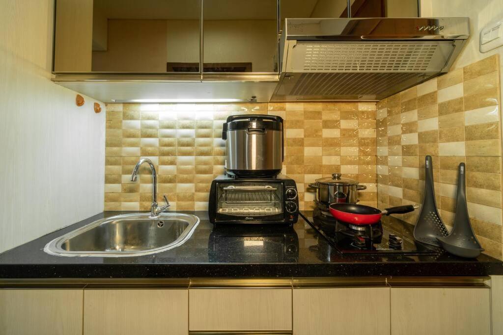 Apartment Modern & Comfy In Jakarta, Scbd Jakarta