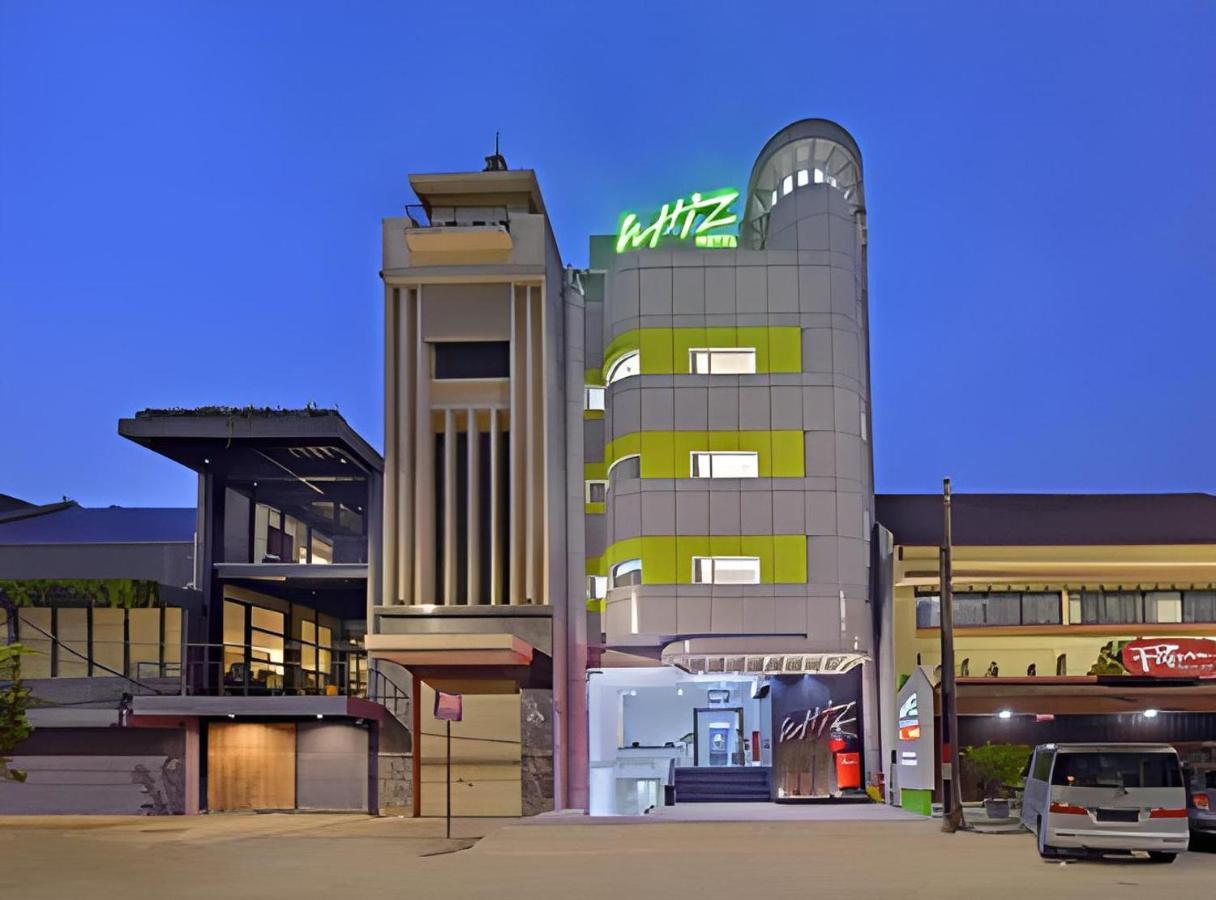 Whiz Falatehan Jakarta
