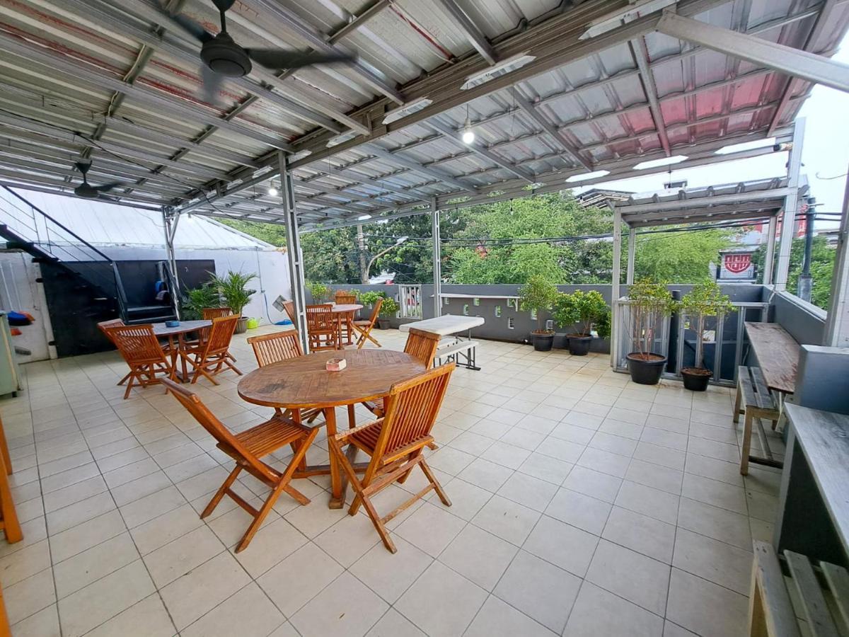 Dinar Family Asrama Jakarta