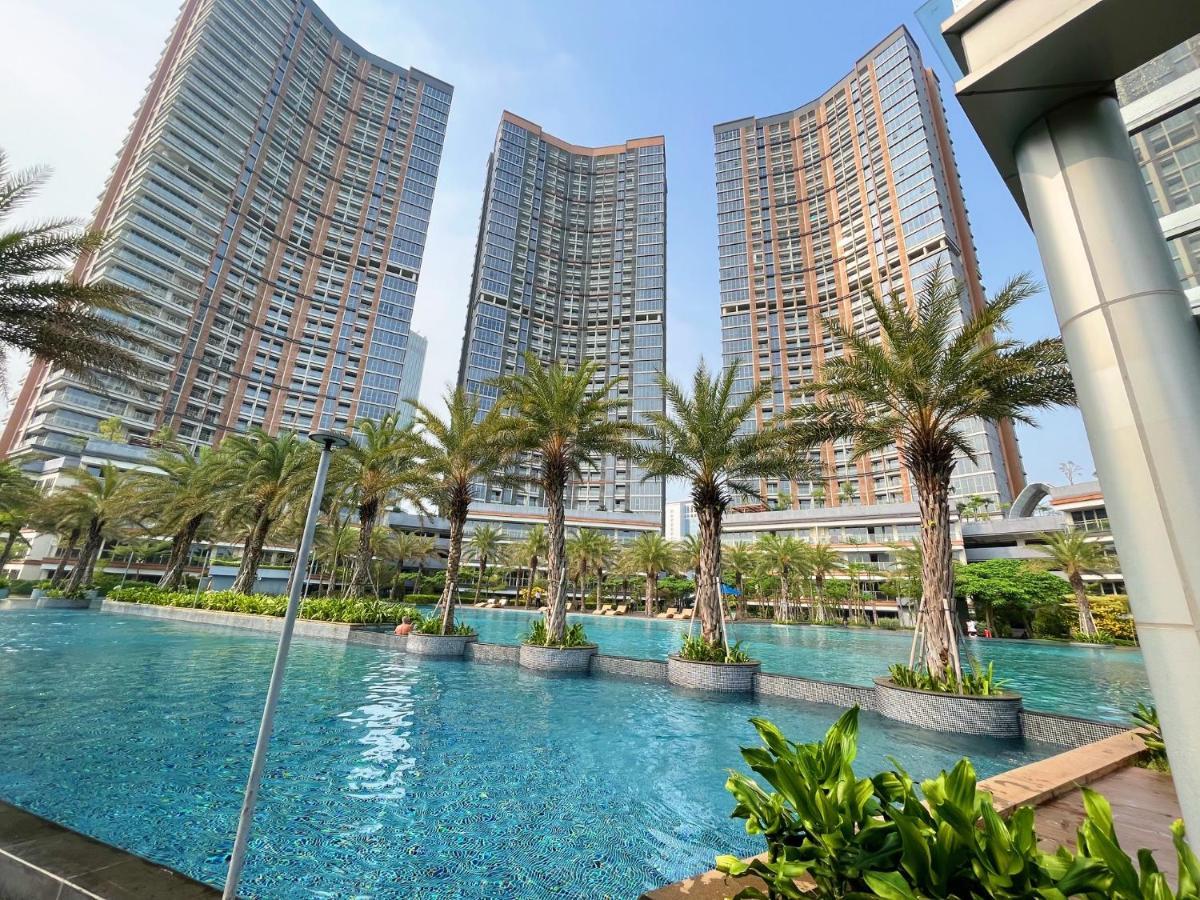 Gold Coast Sea View By Rentrooms * Jakarta