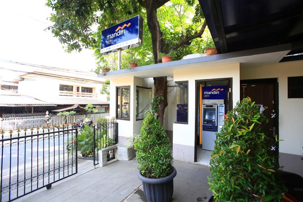 Hotel Reddoorz @ Tebet 2*