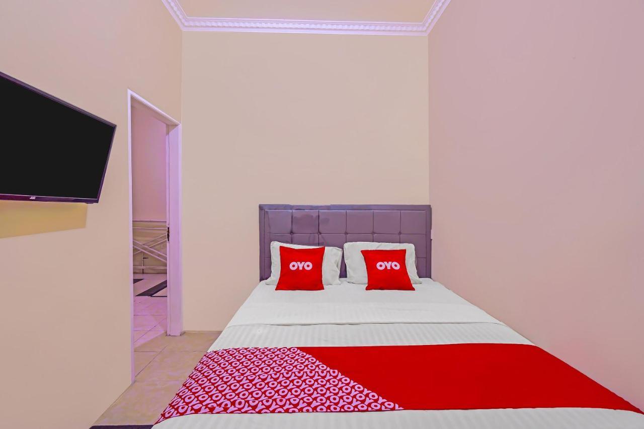Oyo 92687 Alnindo Makaliwe Hotel Jakarta
