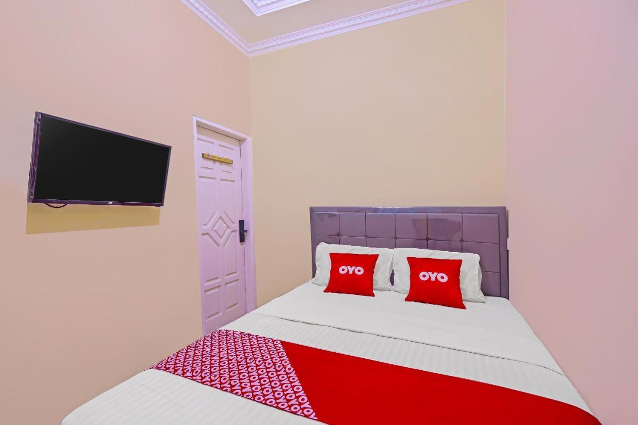 Oyo 92687 Alnindo Makaliwe Hotel Jakarta