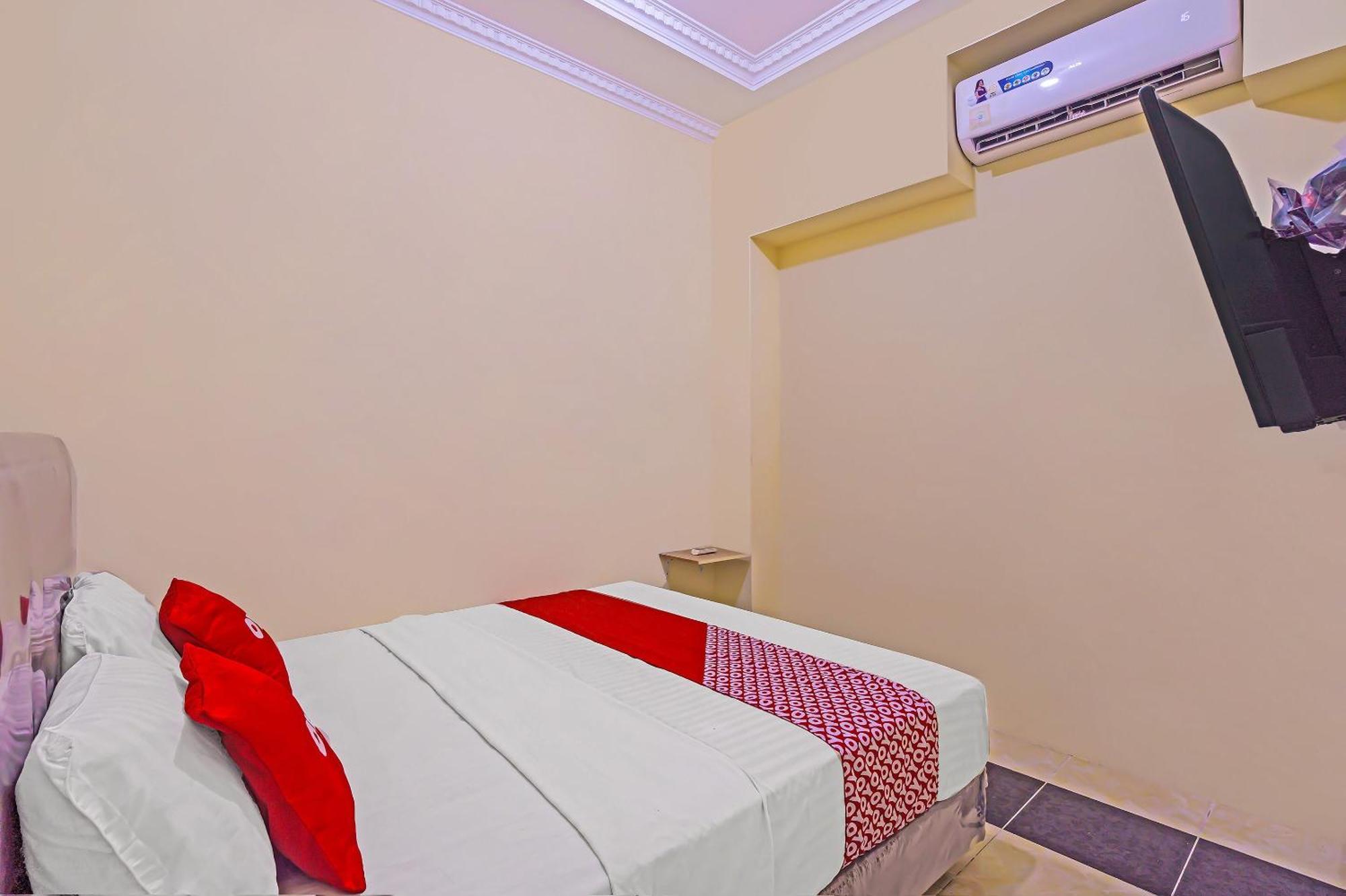 Oyo 92687 Alnindo Makaliwe 2* Jakarta