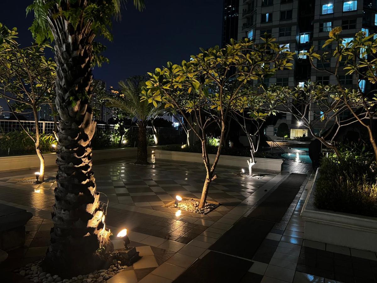 Batavia St * Jakarta
