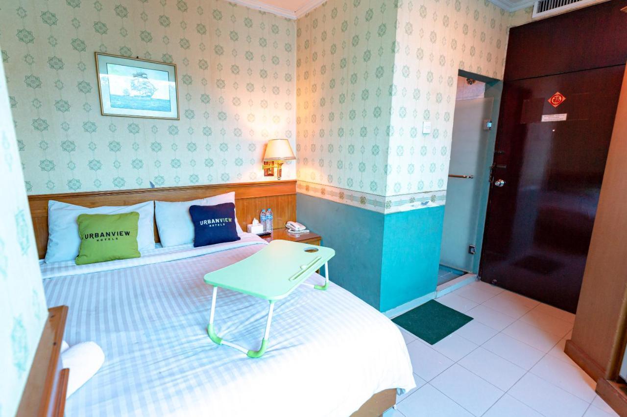 Urbanview P Asemka Hotel