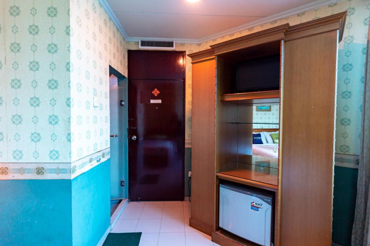Urbanview P Asemka Hotel Jakarta