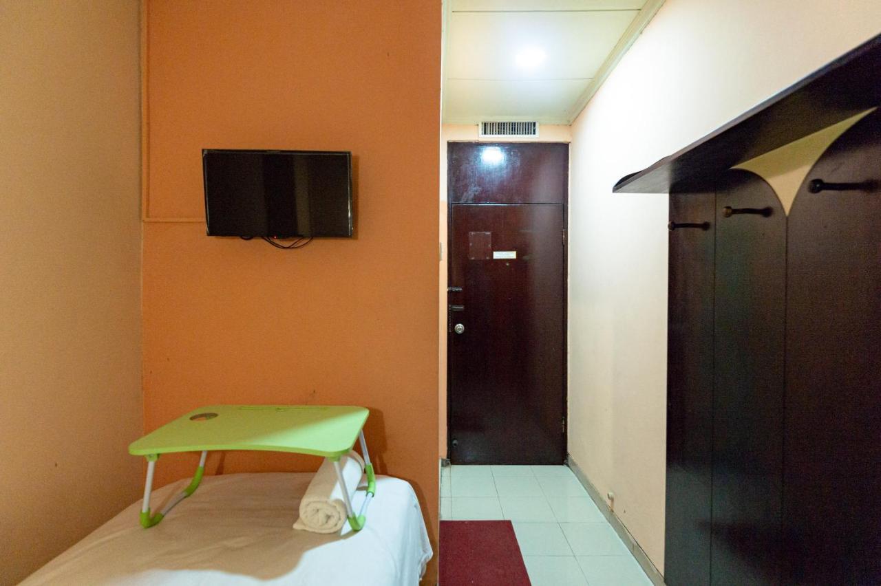 Urbanview P Asemka 3* Jakarta