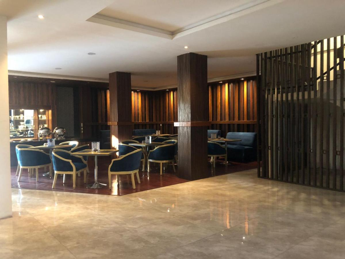 Aruni Ancol Hotel *
