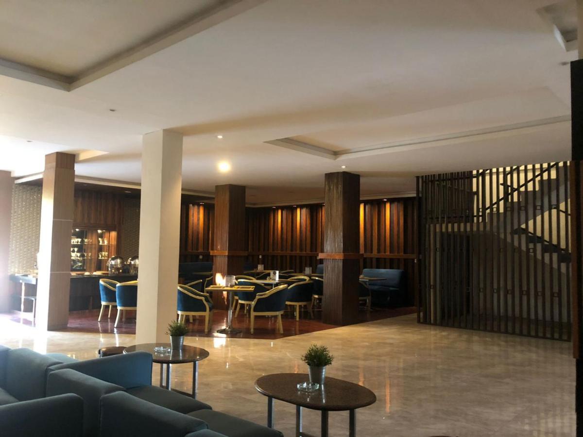 Aruni Ancol Hotel *