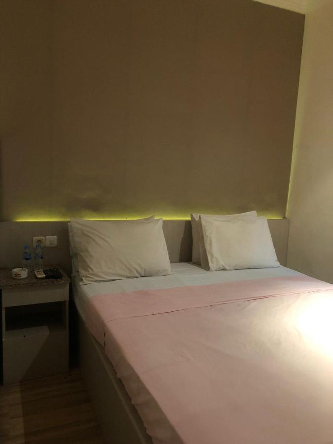 Aruni Ancol Hotel *