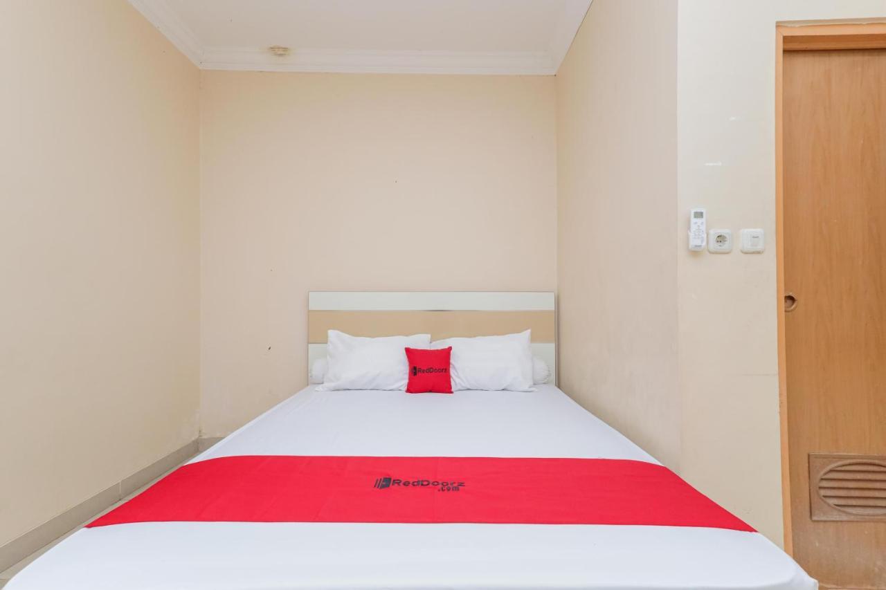Hotel Reddoorz Syariah Near Stasiun Karet Jakarta