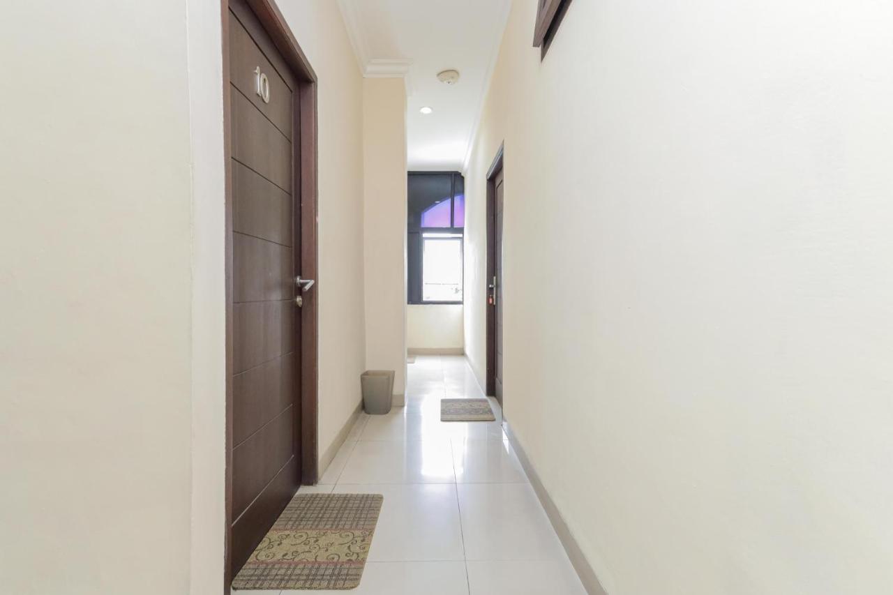 Reddoorz Syariah Near Stasiun Karet Hotel