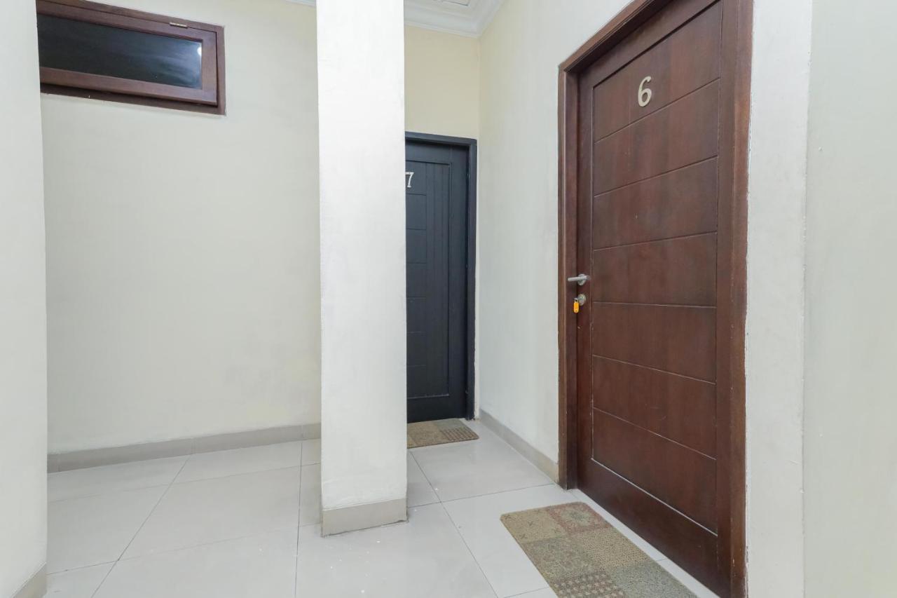Reddoorz Syariah Near Stasiun Karet 2* Jakarta