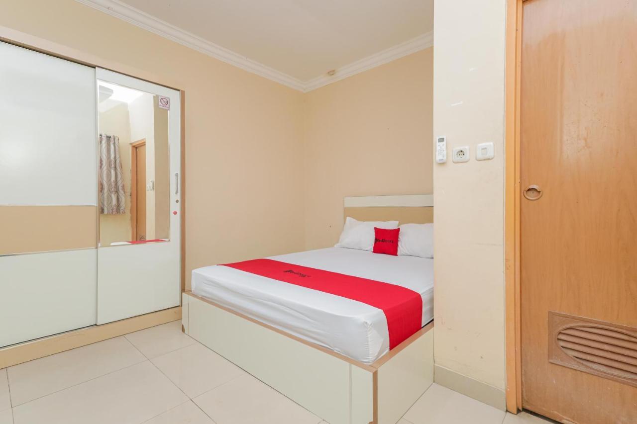 Reddoorz Syariah Near Stasiun Karet Hotel