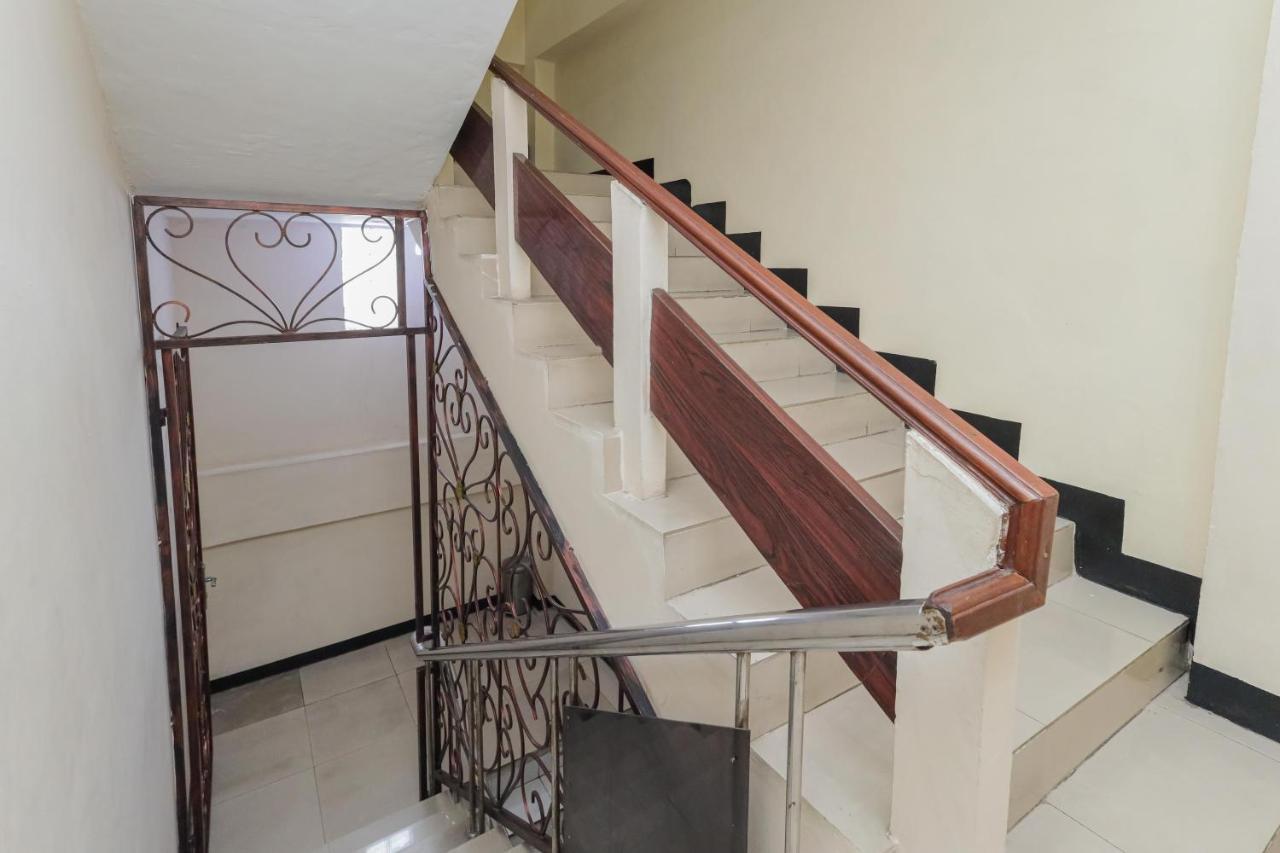 Hotel Reddoorz Syariah Near Stasiun Karet Jakarta