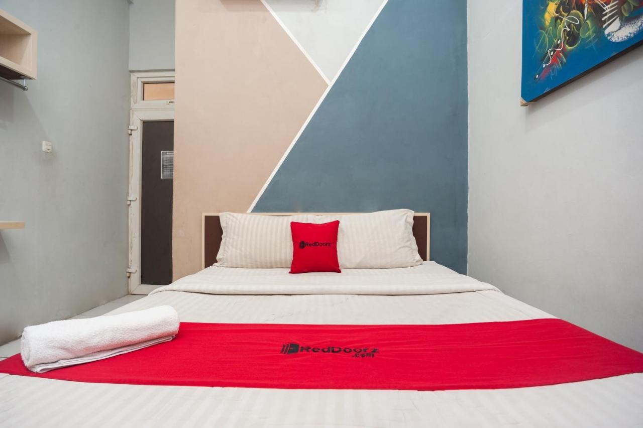 Reddoorz Near Binus Anggrek 2 Gasthof