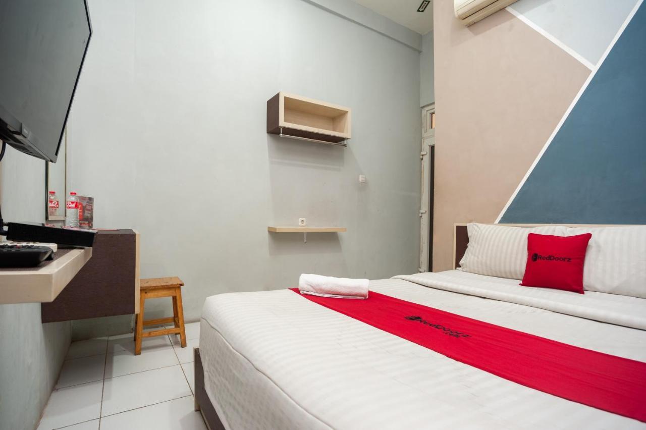 Reddoorz Near Binus Anggrek 2 2* Jakarta
