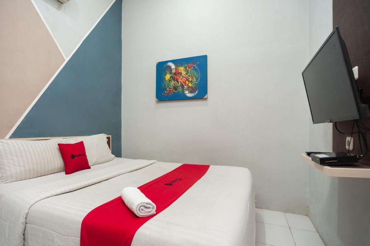 Reddoorz Near Binus Anggrek 2 Gasthof 2*