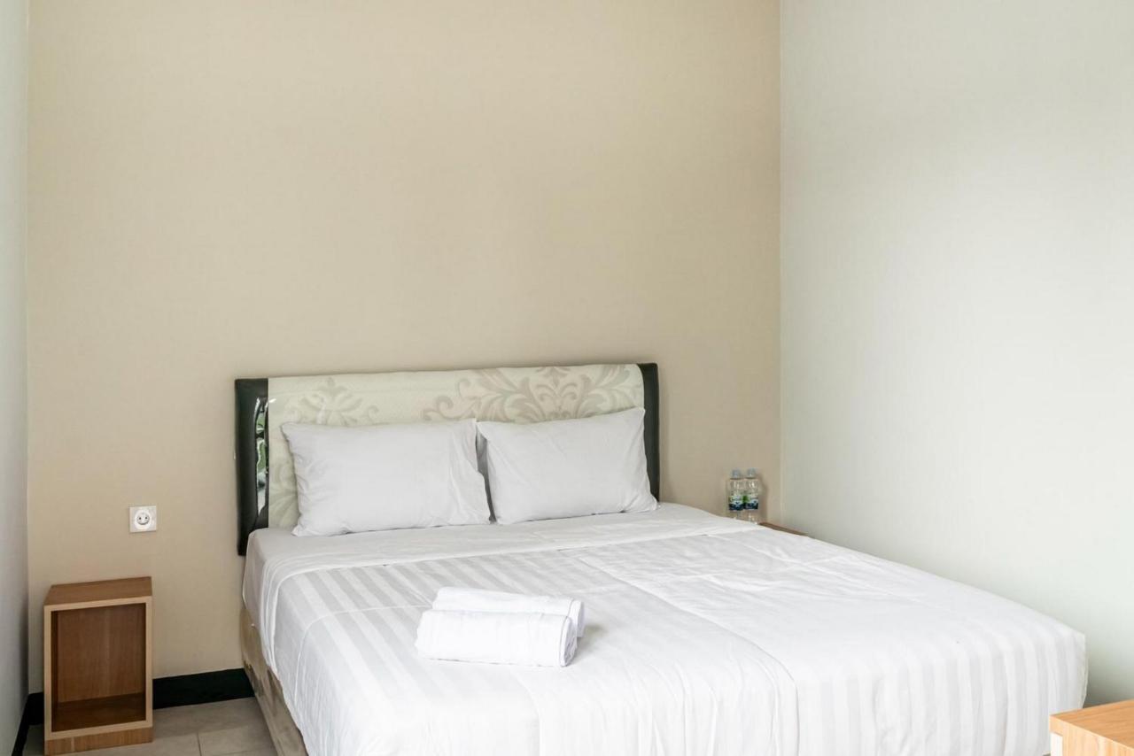 Reddoorz Near Puri Indah Lippo Mall 2