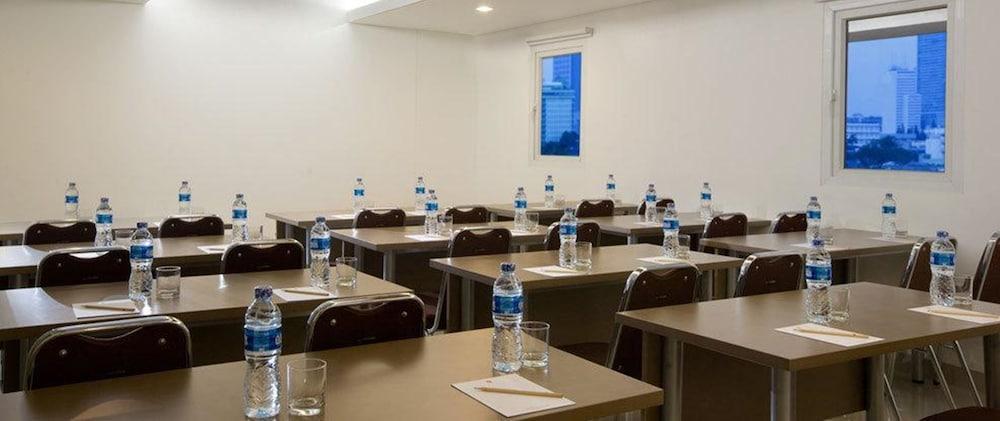 Amaris Thamrin City Hotel Jakarta
