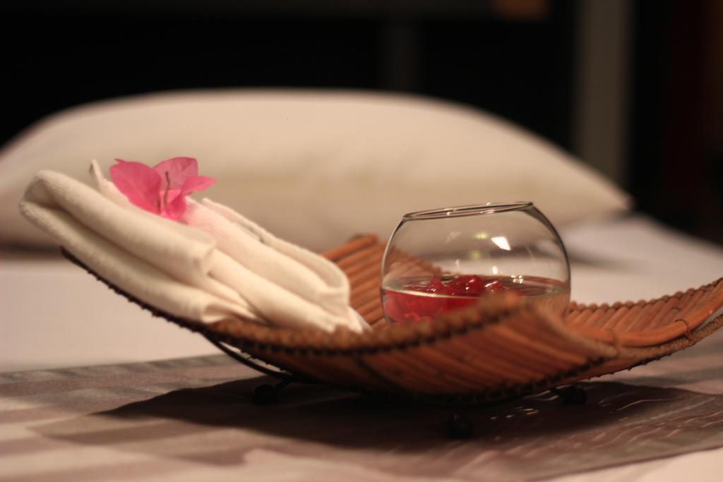 Hotel Sparks Life Jakarta, Artotel Curated
