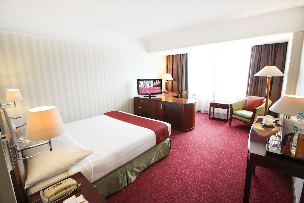 Redtop & Convention Center 4*