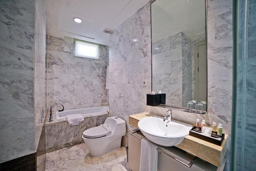 Aparthotel Fraser Sudirman 5*