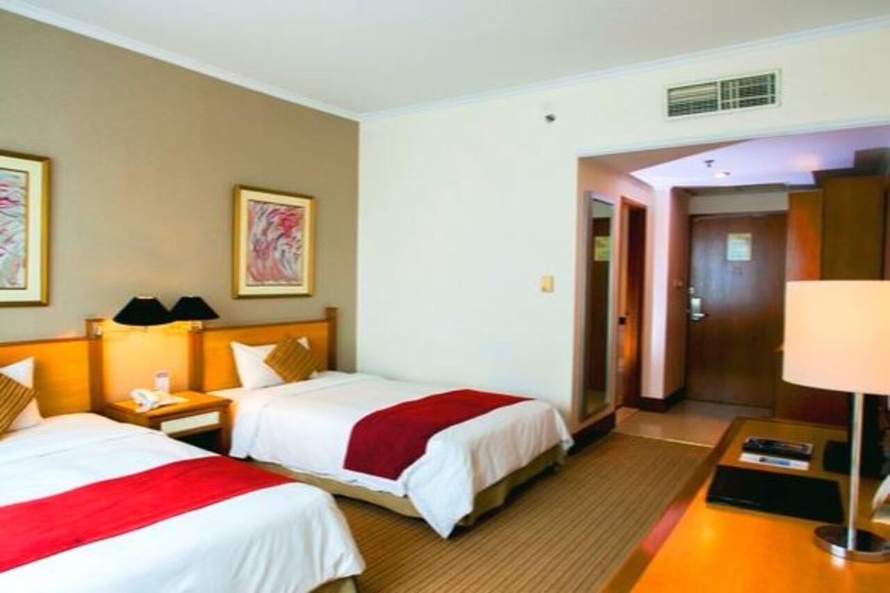 Menara Peninsula Hotel Jakarta