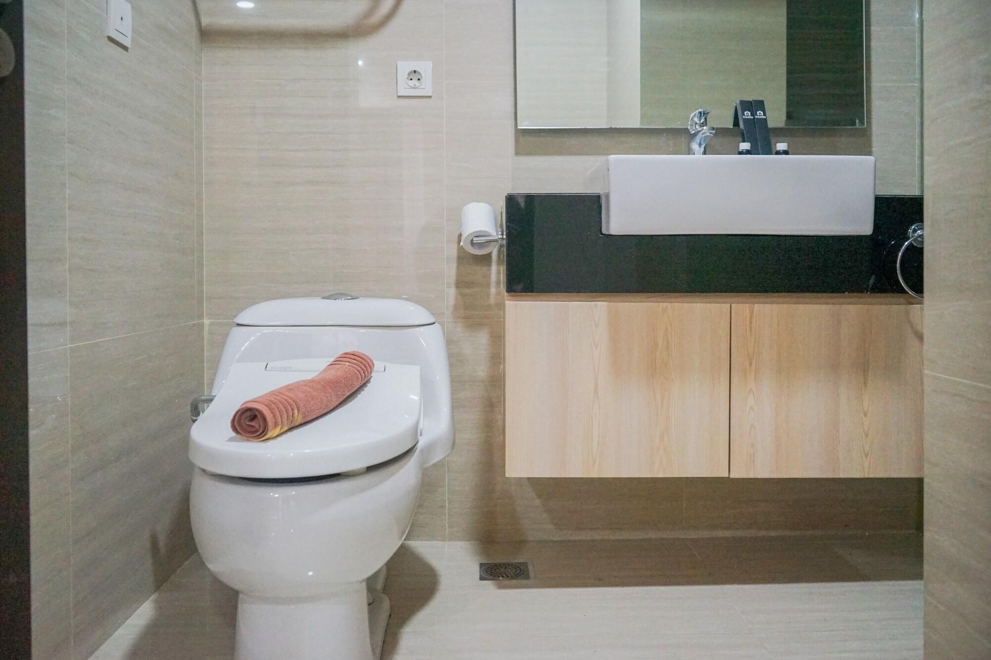 Hotel Aston Bellevue Radio Dalam Jakarta