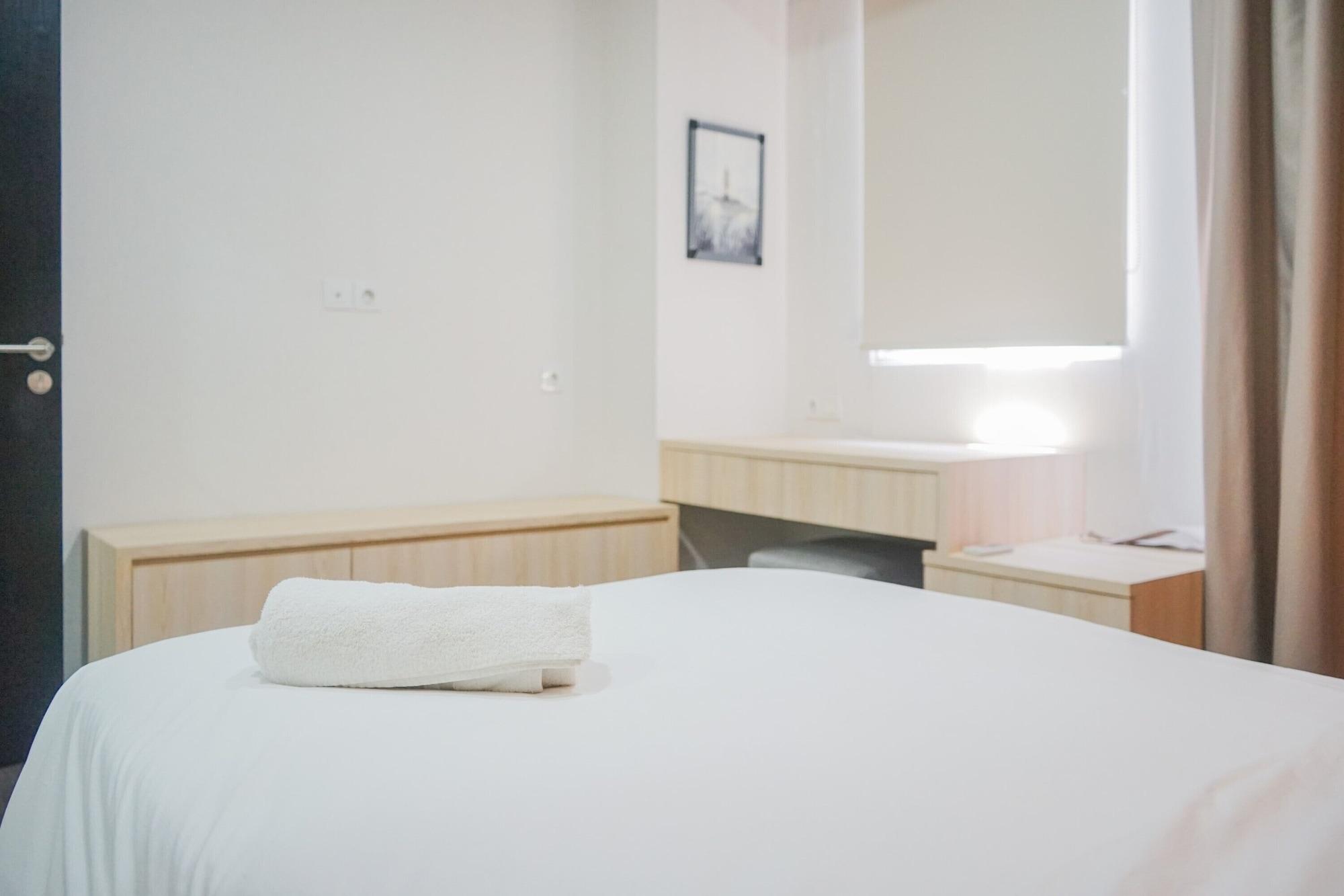 Aston Bellevue Radio Dalam Hotel