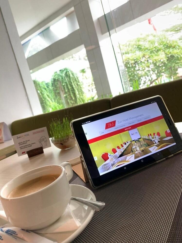Zuri Express Mangga Dua Hotel