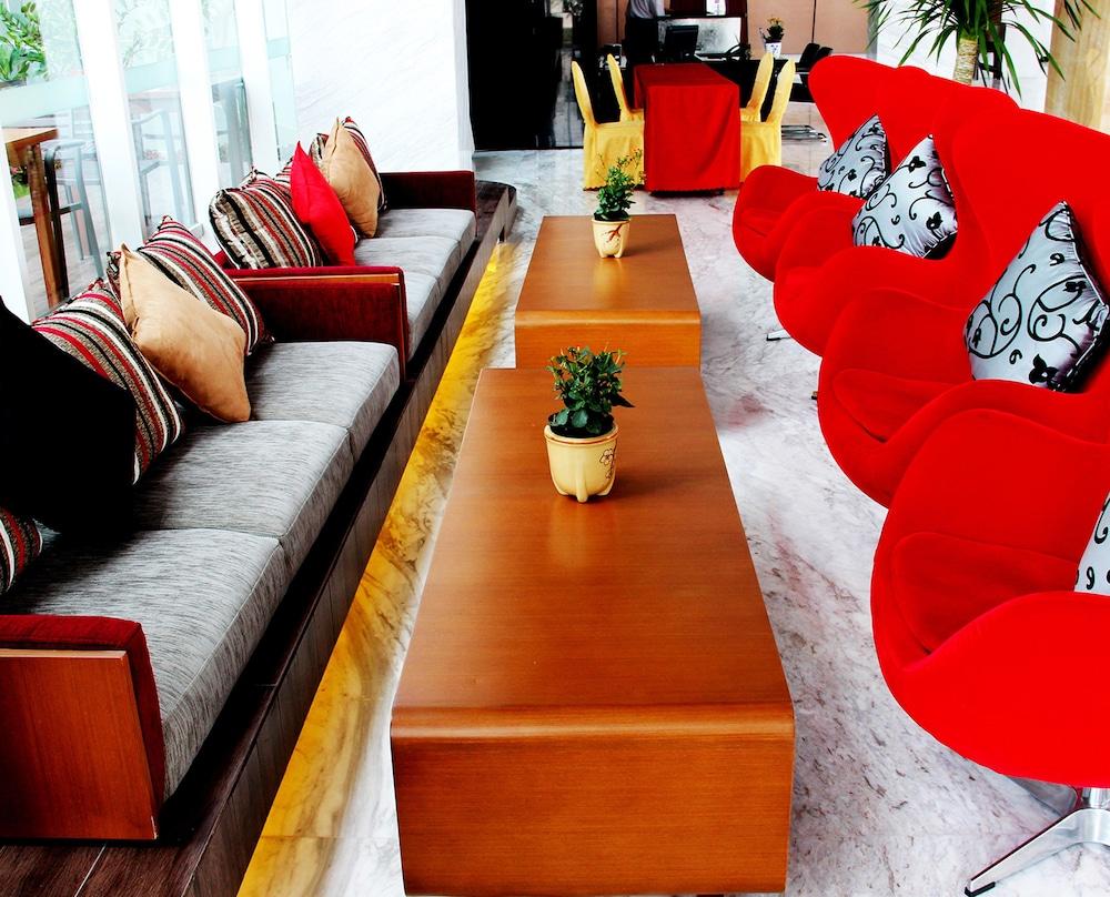 Hariston & Suites, Pluit - 4*