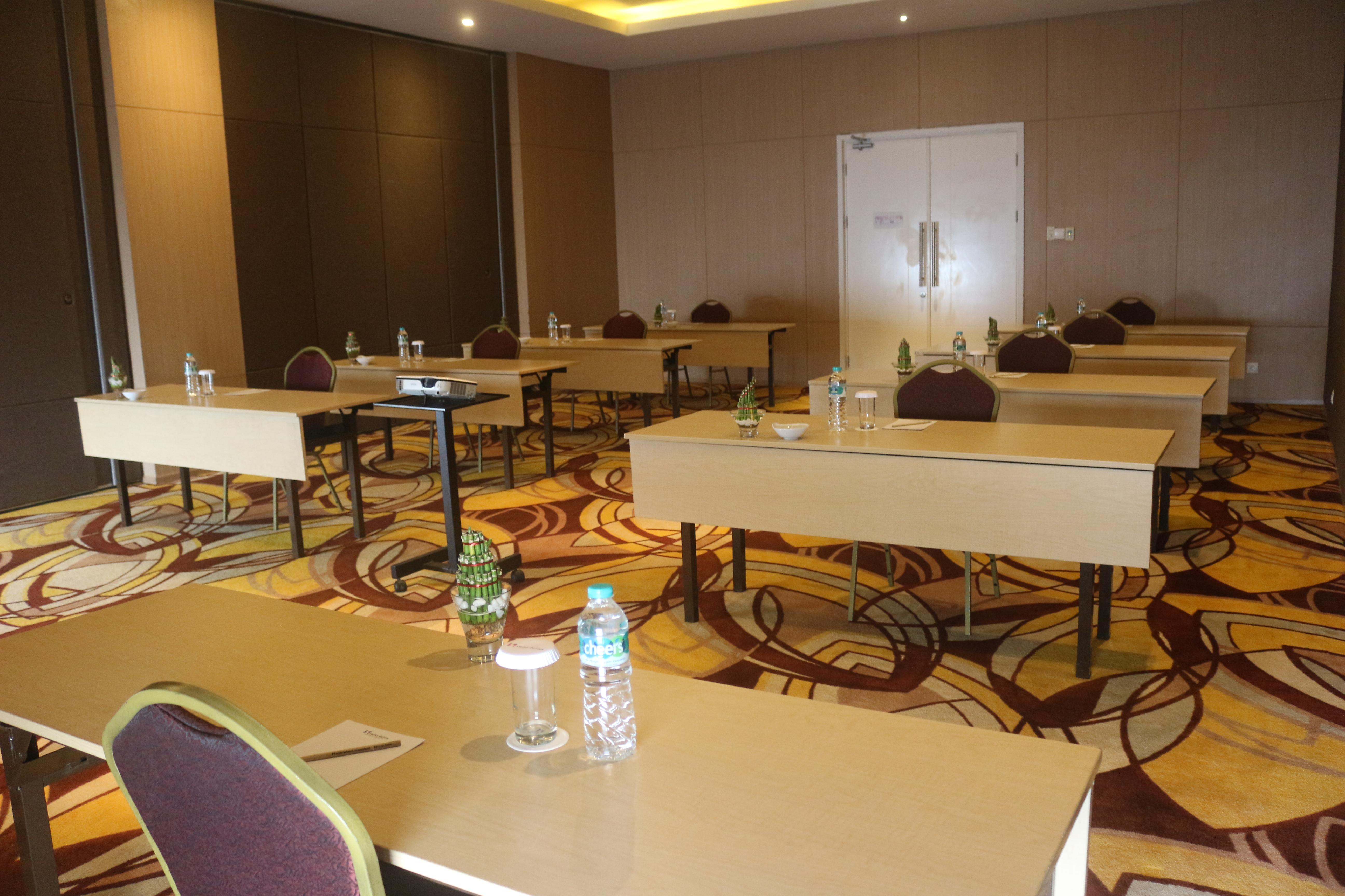 Citadines Connect Airport Jakarta 3*