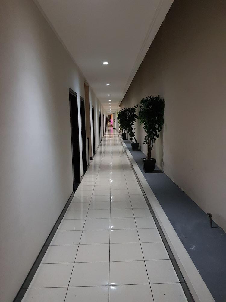 N2 Hotel 2*