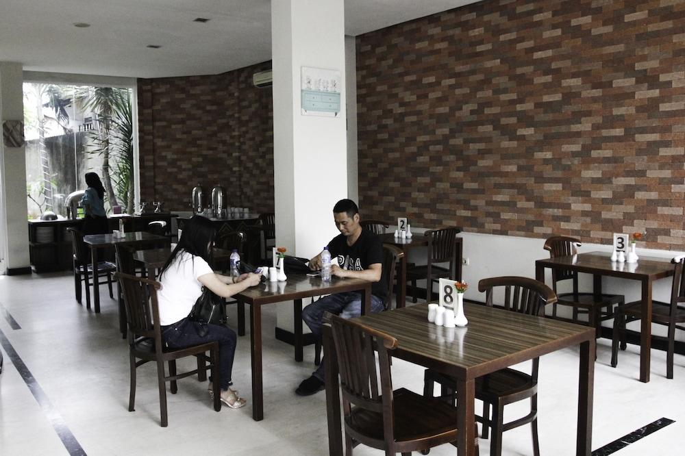 Hotel N2