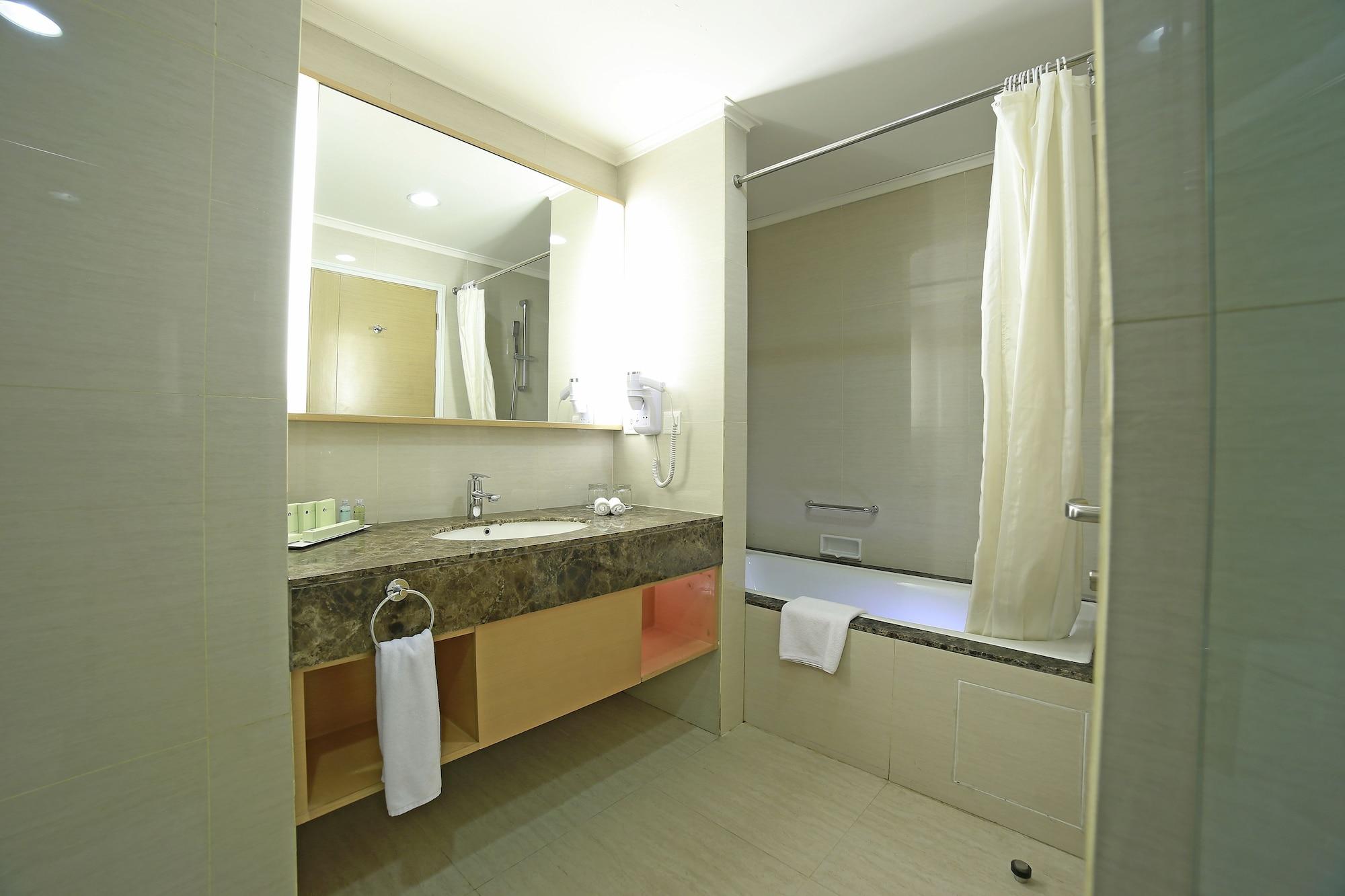 Sedayu Kelapa Gading Hotel 4*