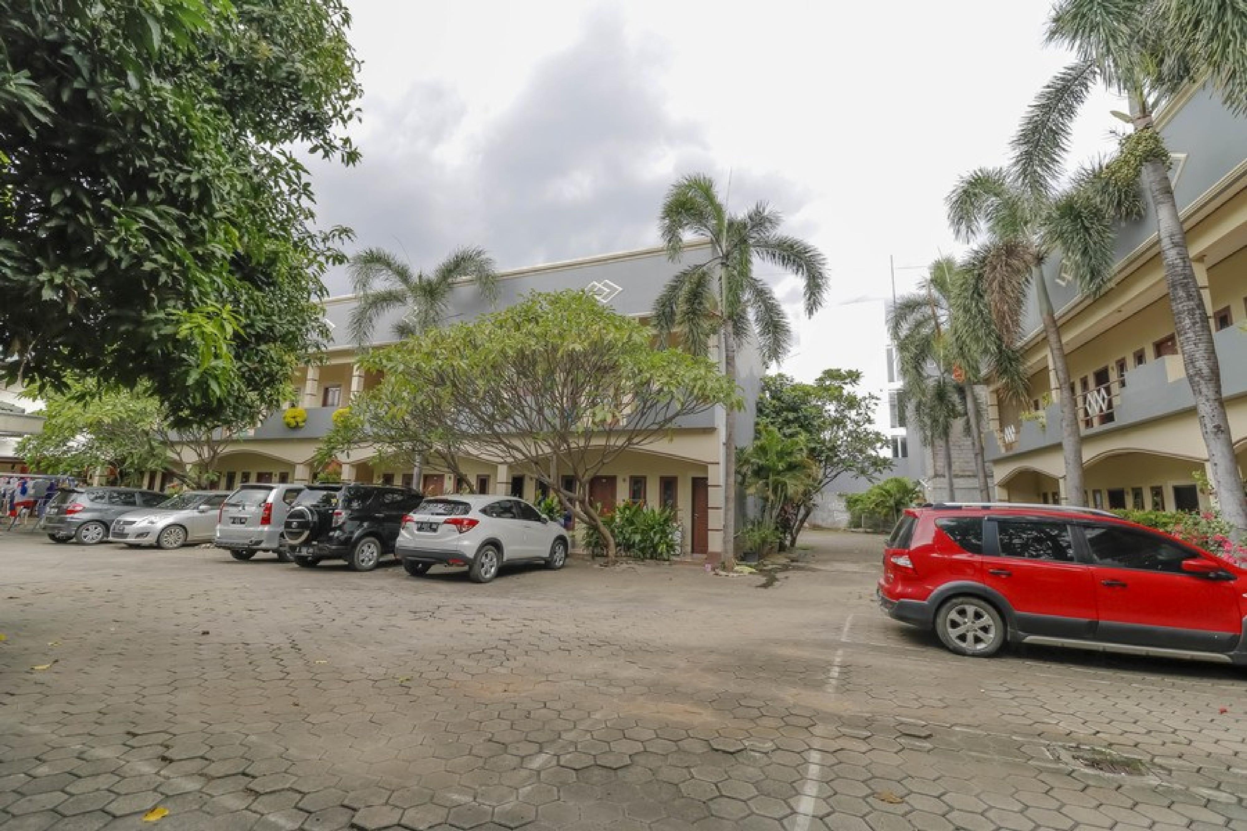Guest house Reddoorz @ Karet Pedurenan 3 3*