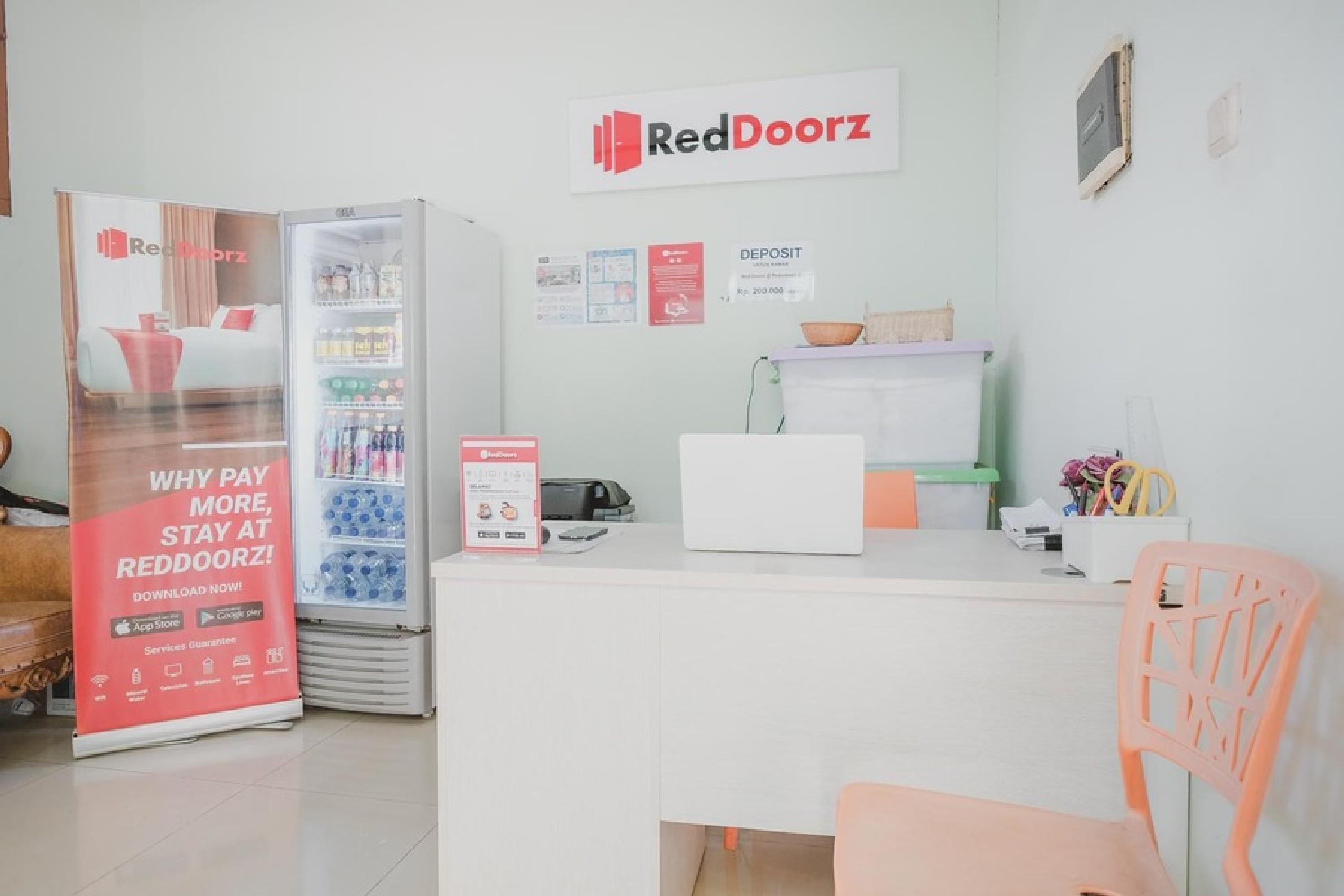 Reddoorz @ Karet Pedurenan 3 Guest house 3*