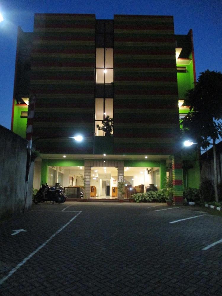 Caravan Tanah Abang Hotel