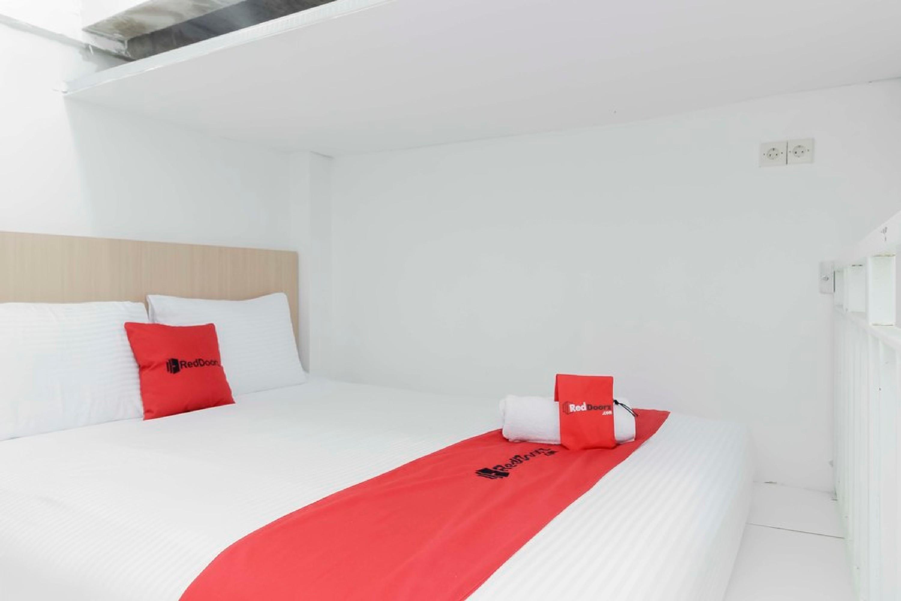 Reddoorz Near Hayam Wuruk Plaza