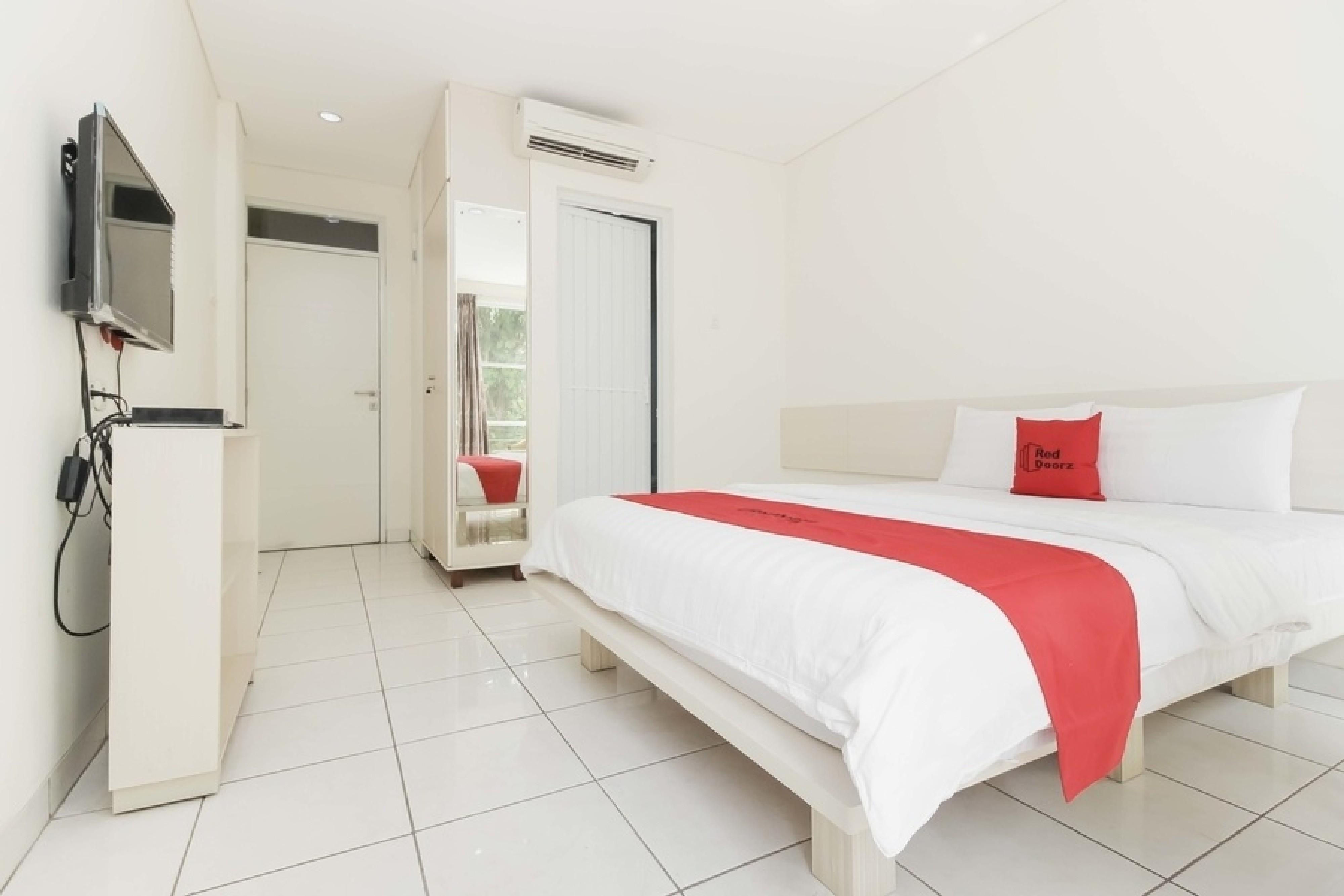 Reddoorz Near Pancoran Guest house 2*
