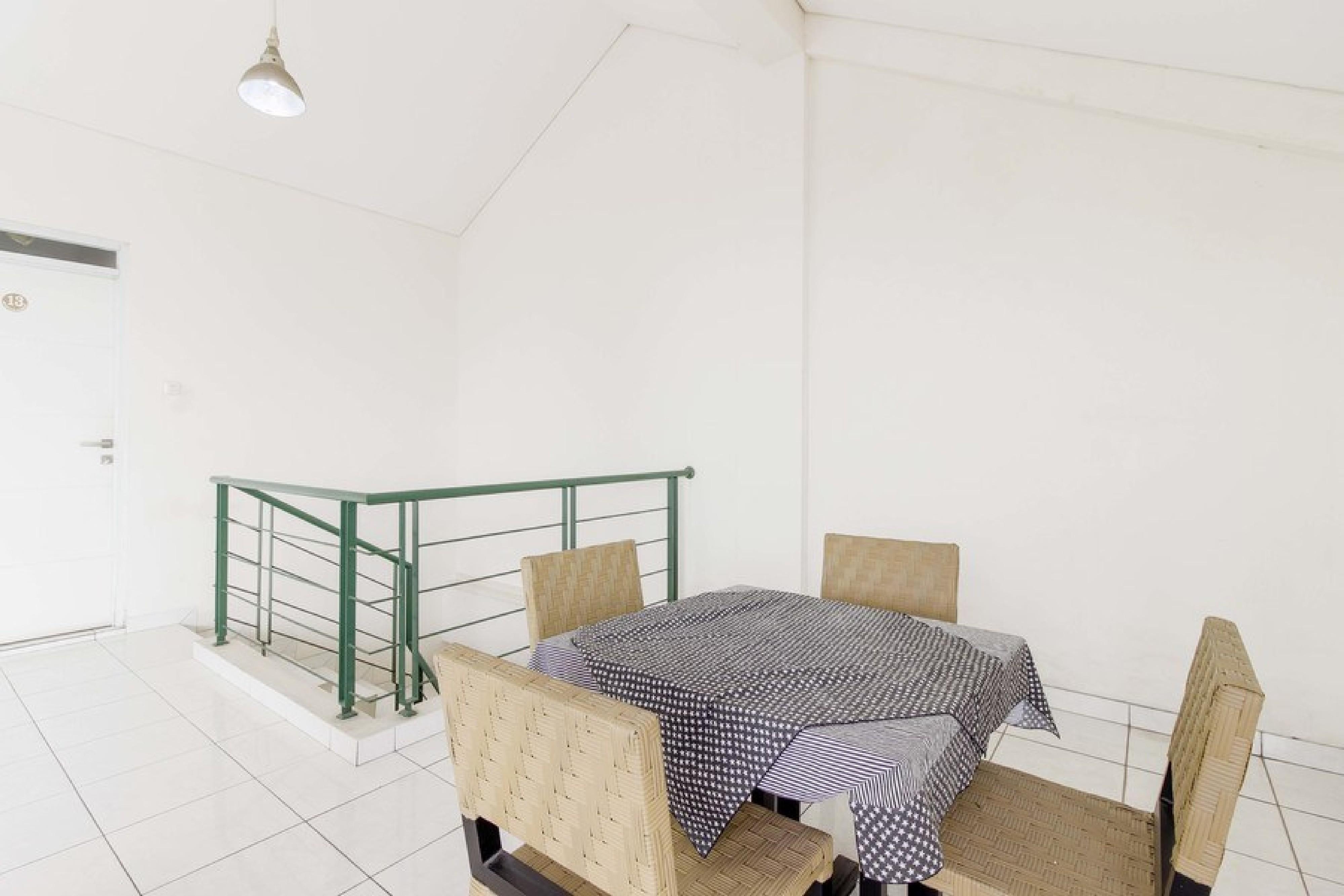 Reddoorz Near Pancoran Guest house 2*