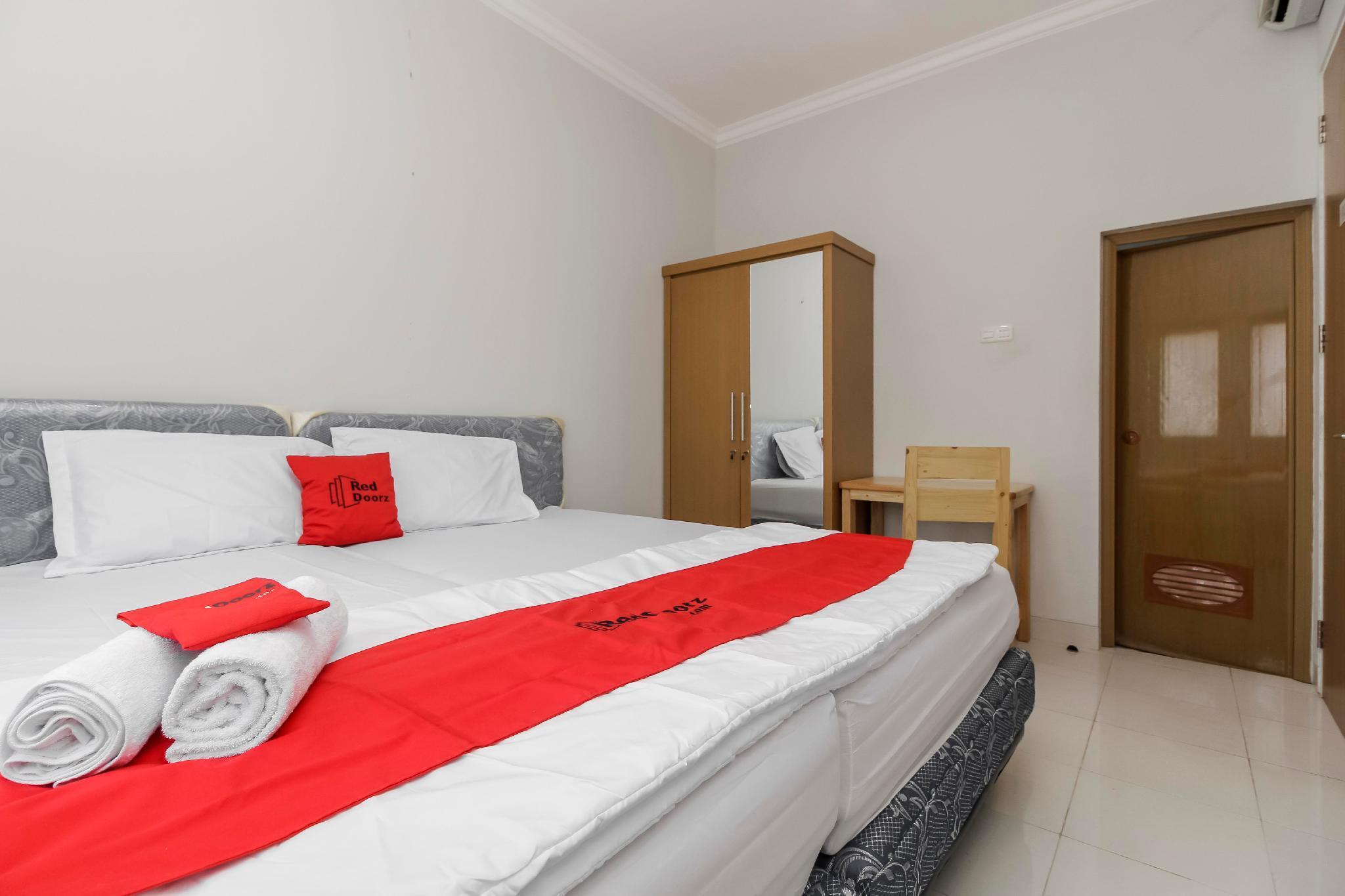 Reddoorz Near Park Mall Guest house