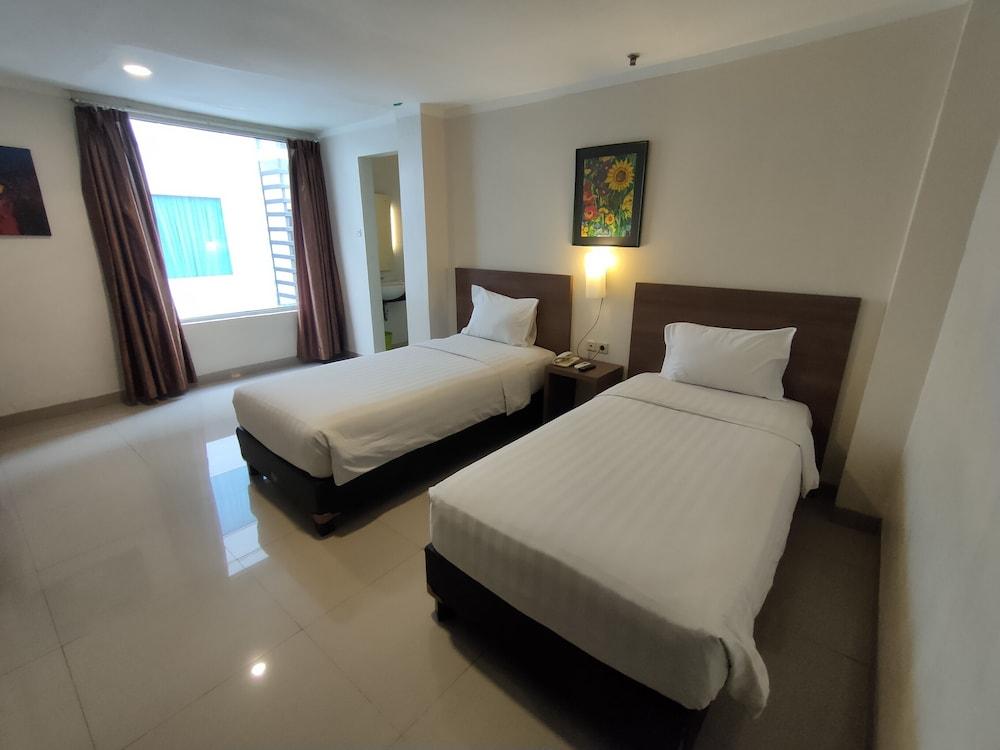 1o1 Urban Thamrin 3*